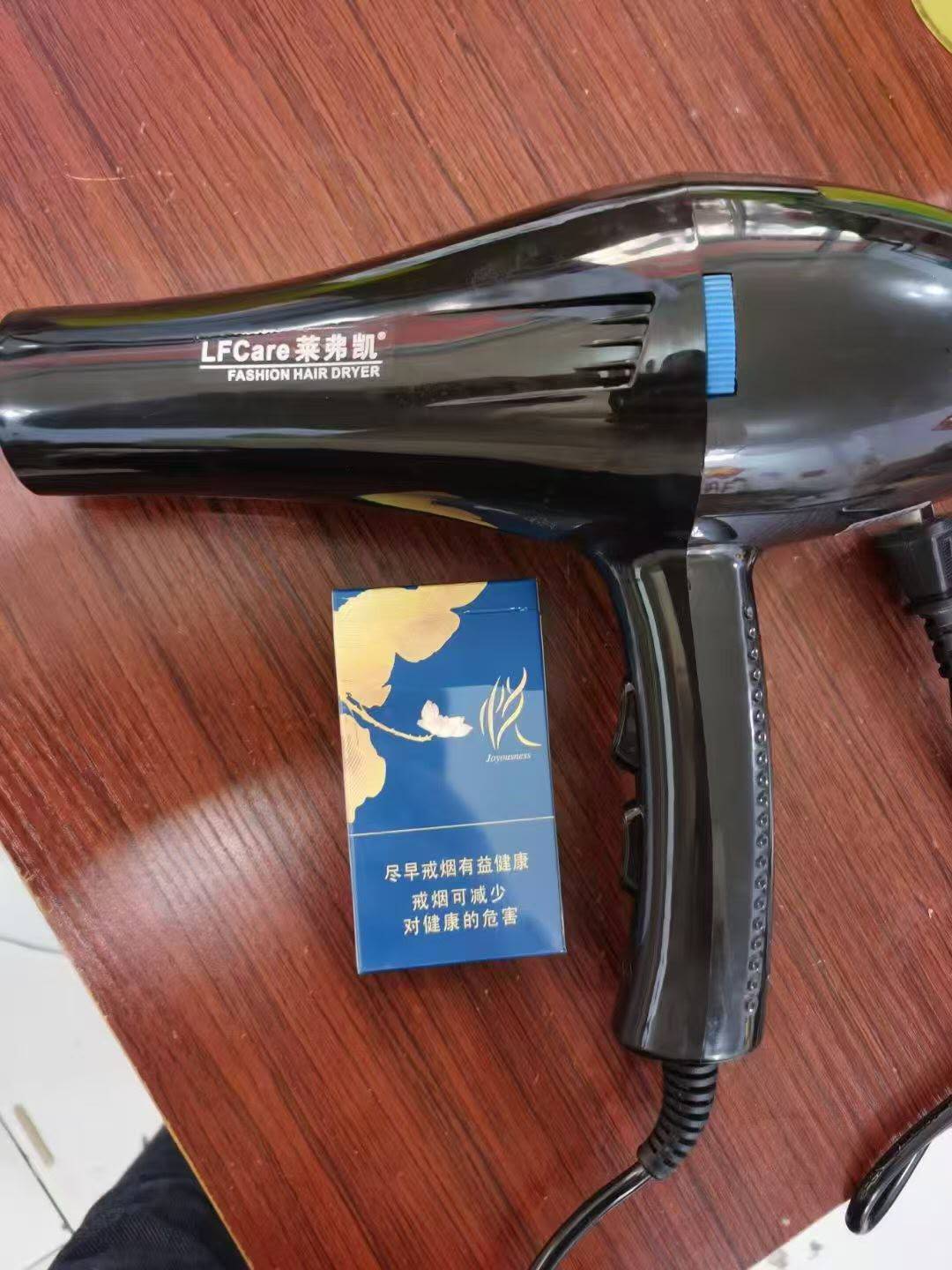 吹风机。1000多个，几块钱清