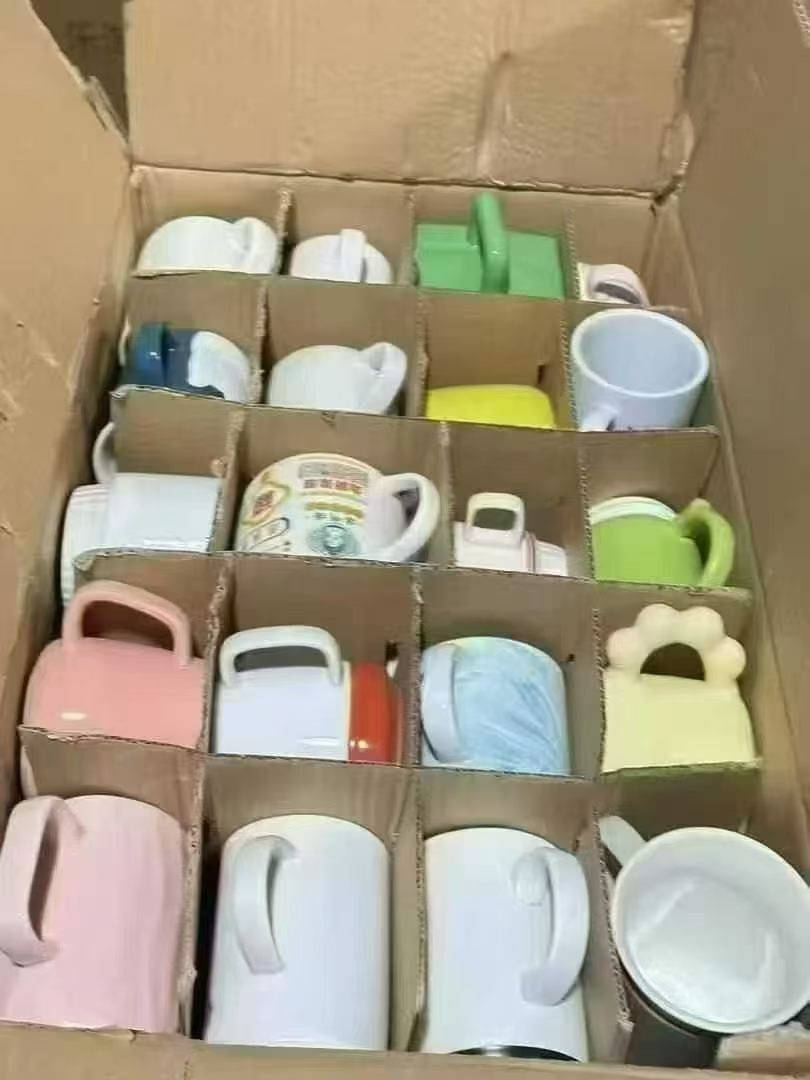 蛋格包装一箱随机混装80个，
138💰一箱
清仓款，100