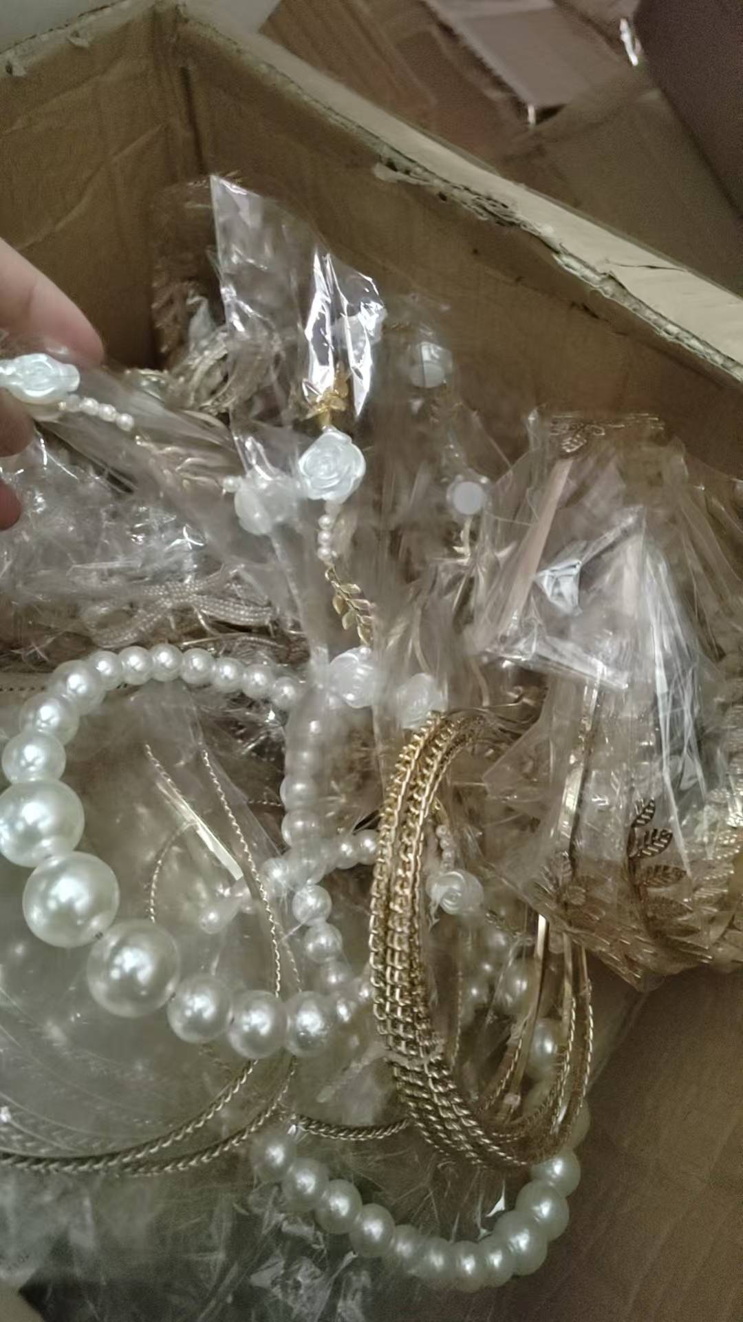 发饰发夹两吨多点，拿去发财